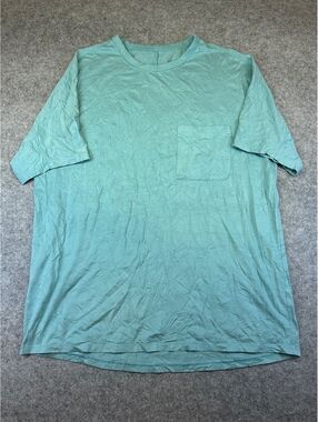 Lululemon T-Shirt Men Size L Light Blue Breathable Comfortable Active Pocket Tee